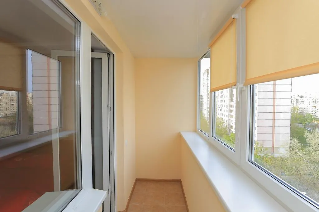 Apartment On Obolonskiy Prospect 12 Киев